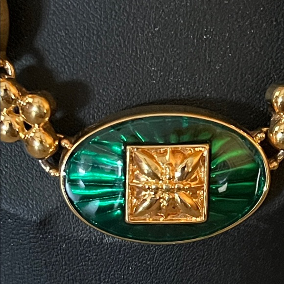 RARE FIND! Vintage Monet Green and Gold Statement Necklace - Picture 2 of 4